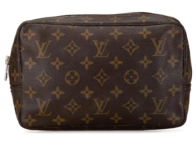 Bolsa Clutch Trousse Toilette 23 Monograma Louis Vuitton marrom Lona  ref.1537161