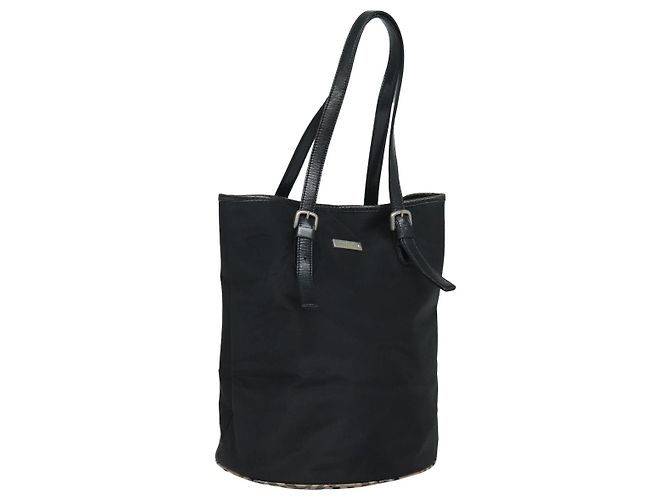 Autre Marque Borsa a spalla Burberrys Nova Check Blue Label in nylon nero e beige Auth ti1781
