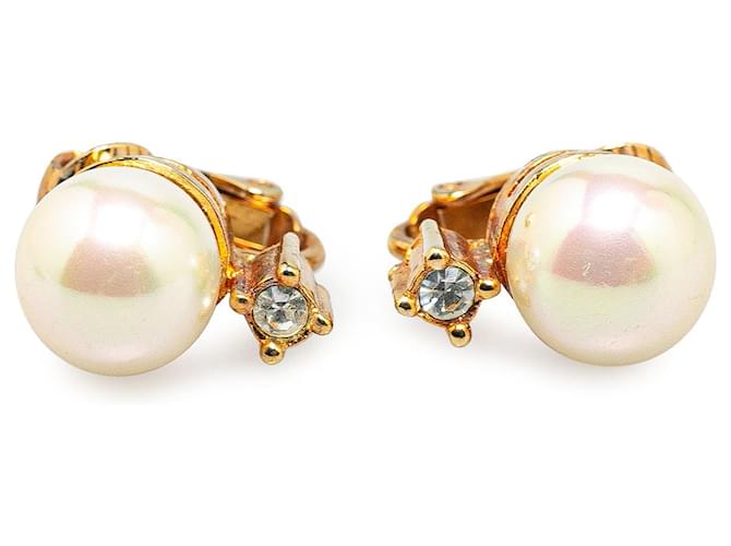 Boucles d'oreilles clip en fausse perle et cristal plaquées or blanc Dior  ref.1539915