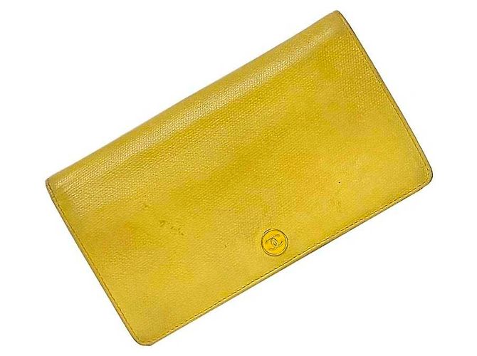 Cartera larga de piel amarilla Chanel Amarillo