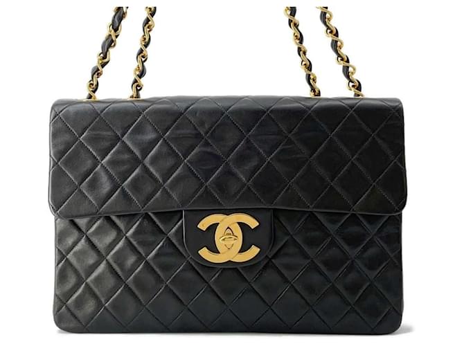 Bolso de hombro de piel de cordero negro Chanel con cadena Cuero  ref.1544410