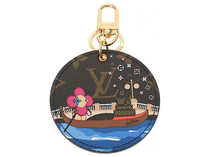 Porte-clés Louis Vuitton Illustre Vivienne Marron Cuir vernis  ref.1544645