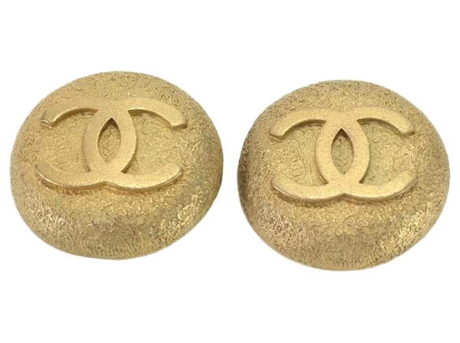 Boucles d'oreilles clip en or Coco Mark 94P de Chanel Doré  ref.1547175