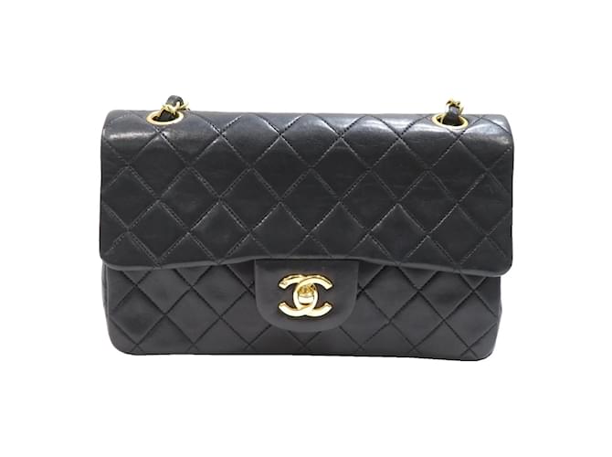 Timeless Chanel Classic Small Handbag Black Leather  ref.1547410