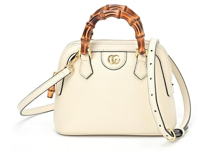 Sac tote Gucci Diana Cuir Écru  ref.1547775