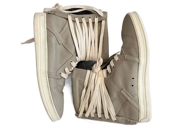 Dior par Kris Van Assche Automne Hiver 2010 Baskets à lacets et fermeture éclair. Gris