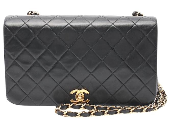 Timeless Chanel Matelassé Black Leather  ref.1549099