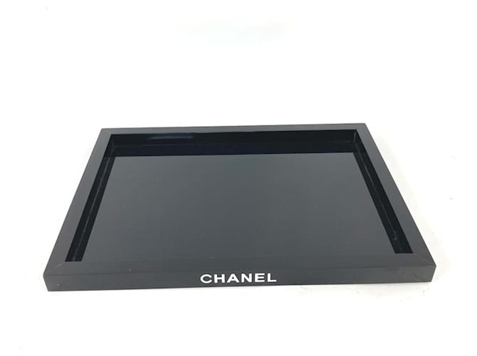 Plateau à bijoux en plastique noir et blanc Chanel  ref.1549673