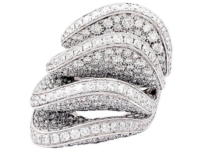 Anillo 'Onde' de oro blanco De Grisogono, diamantes.