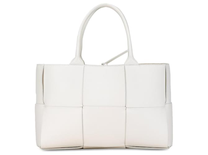 Petit Maxi Intrecciato Arco Tote blanc de Bottega Veneta Cuir  ref.1549993