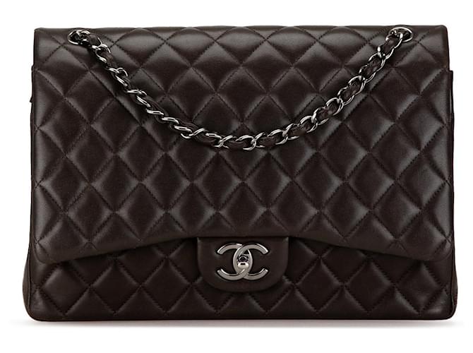 Bolsa de Ombro Chanel Maxi Classic em Couro de Cordeiro Preto com Dupla Aba  ref.1550011