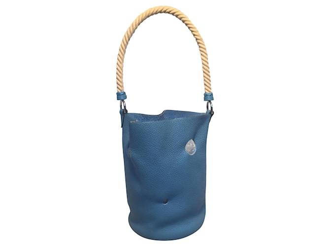 Mangeoire Hermès Sac seau en cuir Taurillon Clemence avec poignées en corde Blue Jean de Hermes Bleu  ref.1552489