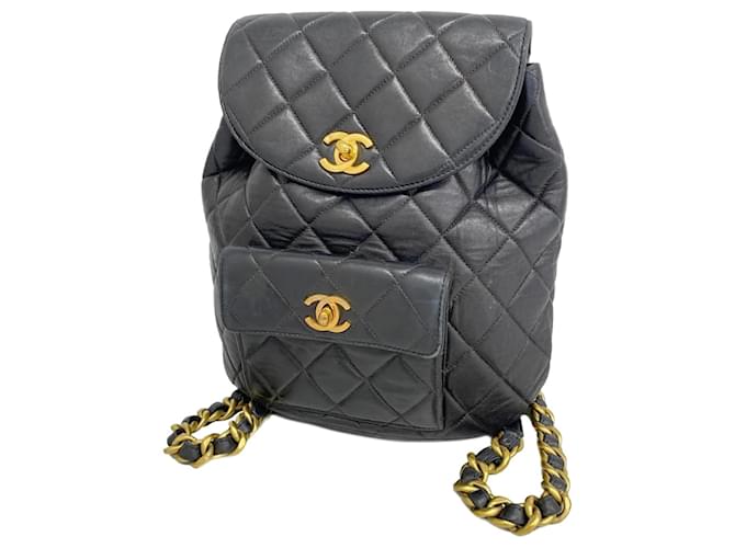 Schwarzer Rucksack aus gestepptem Lammleder von Chanel  ref.1554404