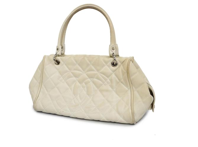 Chanel White Caviar Leather Handbag  ref.1555661