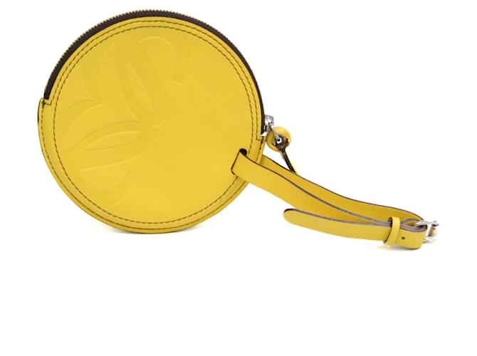 Porta-moedas de couro feminino Loewe em amarelo  ref.1555815