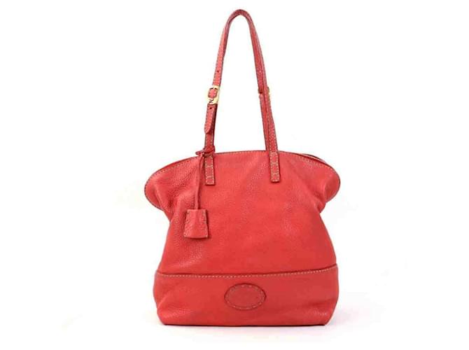 Sac à épaule en cuir Selleria de Fendi Rouge  ref.1555873