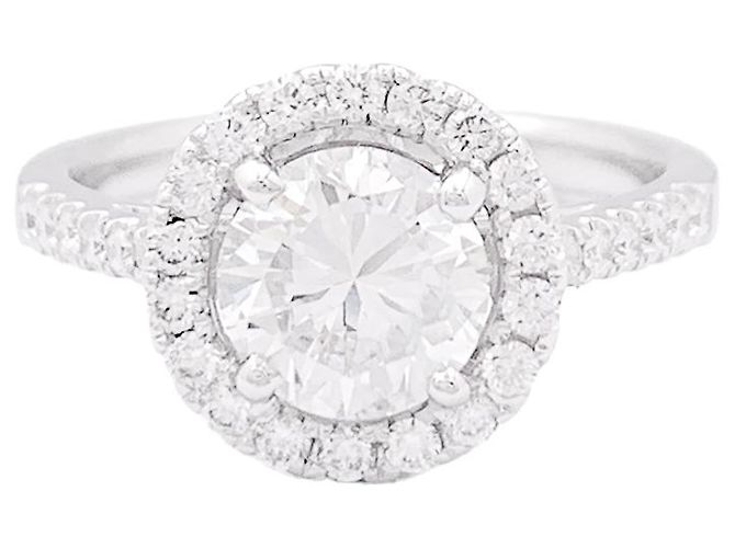 inconnue Bague diamant 1,26 ct à entourage, or blanc.