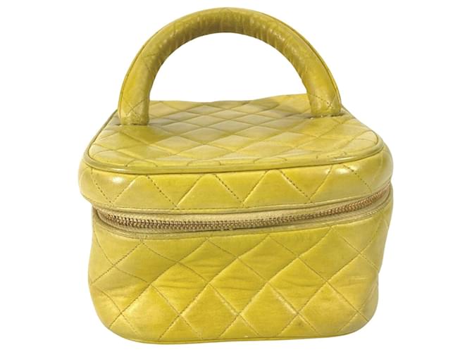 Chanel Vanity Yellow Leather  ref.1556474