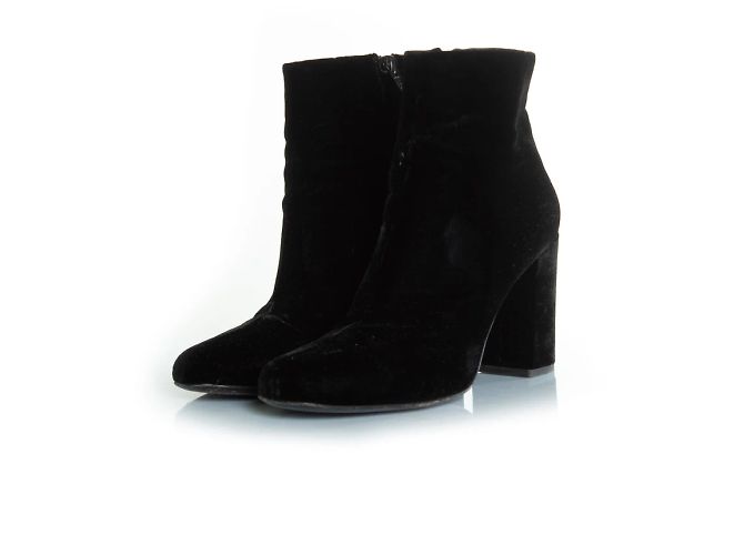 Saint Laurent, schwarze Samt-Stiefeletten