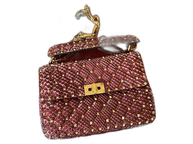Borsa Rockstud Spike di Valentino Garavani Bordò