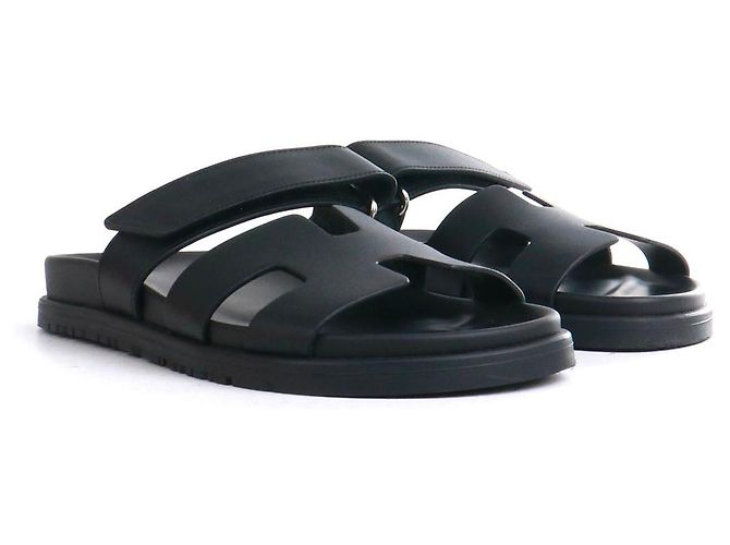 HERMÈS - Hermès Chypre sandals in smooth black leather (Size 36)