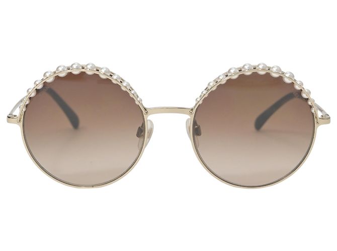 Classique Lunettes de soleil rondes en perles Chanel CH4234H  display picture 3
