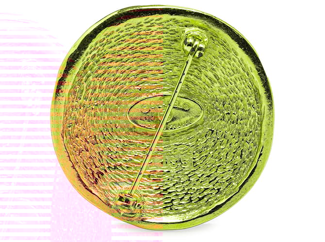 Gold chanel pin discount