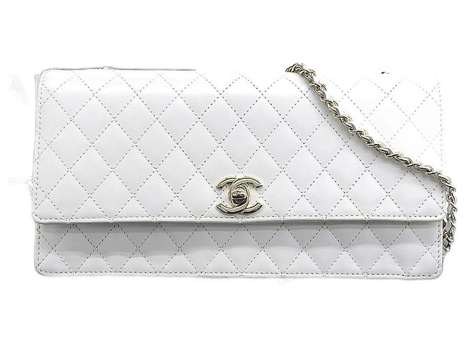 Chanel Leder Schultertasche mit Kette Weiß