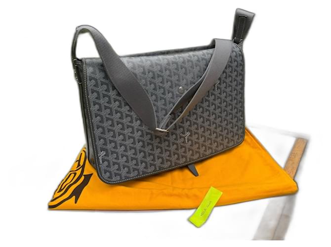 Goyard Messager Capétien MM Toile Gris Joli Closet
