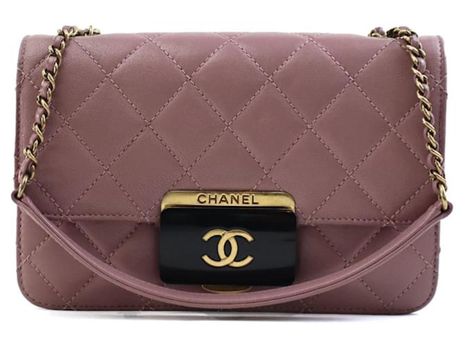 Timeless Chanel Matelassé Pink Leather  ref.1564531
