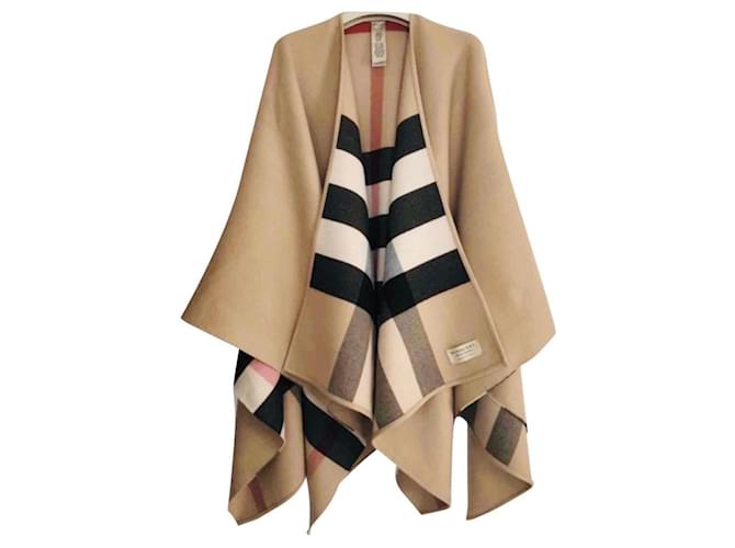 Burberry CHARLOTTE REVERSIBLE SOLID CHECK WOOL CAPE Beige ref.1566797 Joli Closet