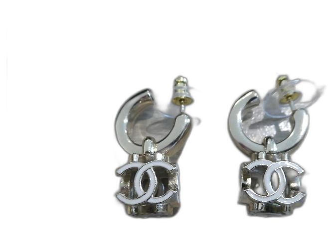 boucles d oreilles chanel neuves avec boite Bijouterie dorée