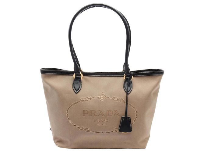 Logo Jacquard de Prada
