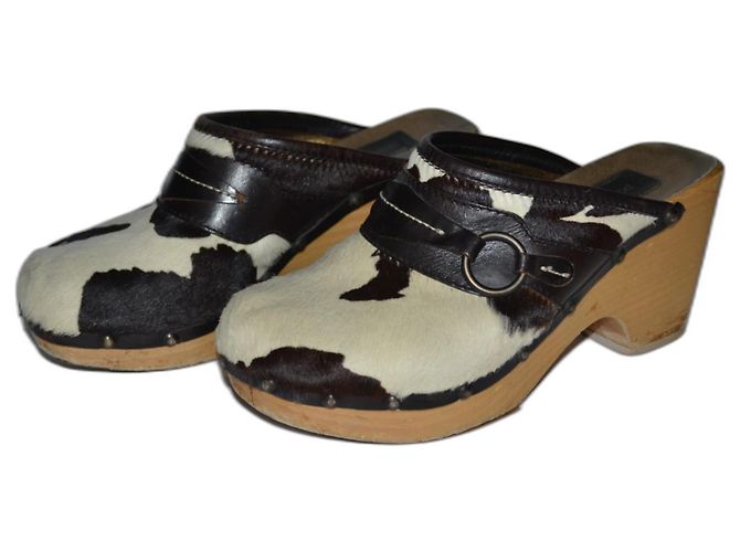 Dolce & Gabbana clogs