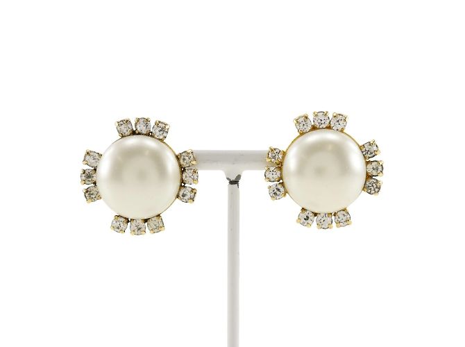 Brincos de clipe banhados a ouro da Chanel com strass Dourado