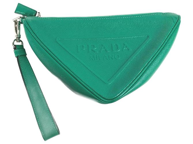 Saffiano Bolsa Clutch Prada 2NE054 com placa triangular em relevo Verde