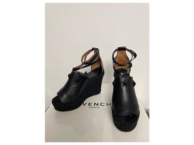 Sandali con zeppa Givenchy in pelle nera Nero