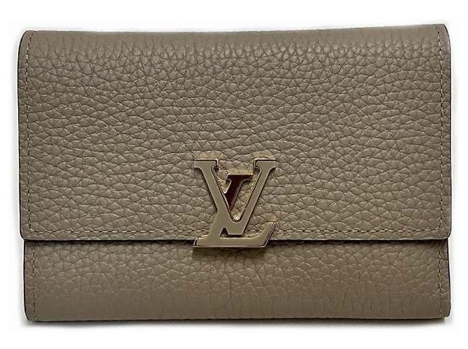 Cartera tri-fold Capucines XS Louis Vuitton