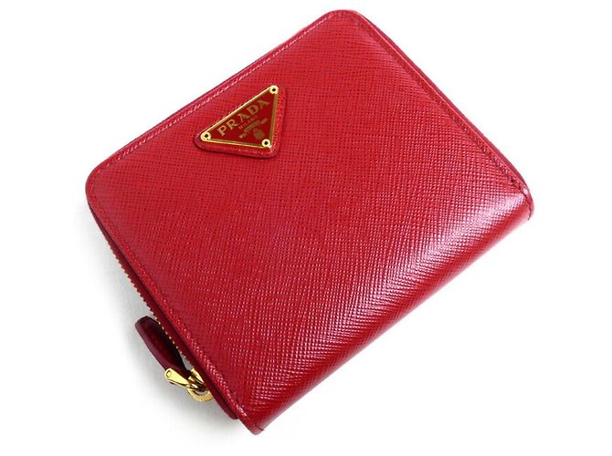Billetera bi-fold Triangle Saffiano de Prada