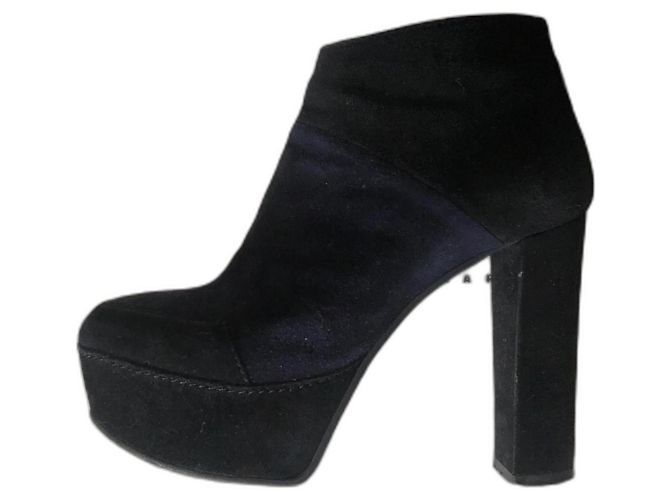 Stivaletti Marni in scamosciato nero e blu navy