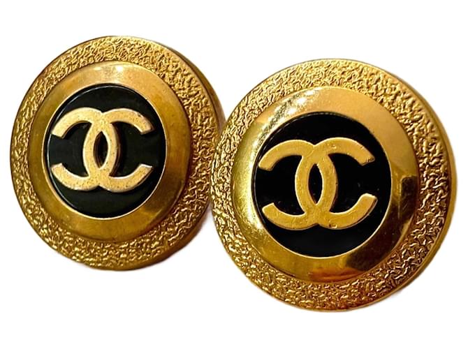 Chanel vintage 2 CC 8 and 2 CC 9 XXXL disk golden black earrings Gold plated ref.1587240 Joli Closet