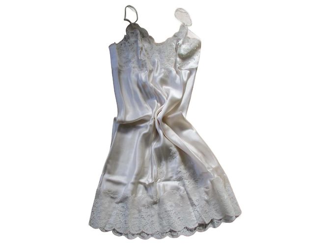 Autre Marque Ivory silk slip, size 2 Eggshell
