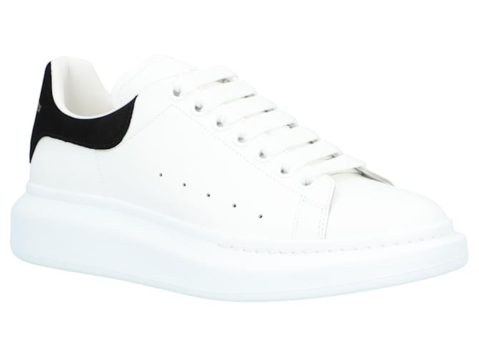 Herren Oversized Sneaker Larry in WeiB schwarz von Alexander McQueen Leder Kalbahnliches Kalb ref.1594909 Joli Closet