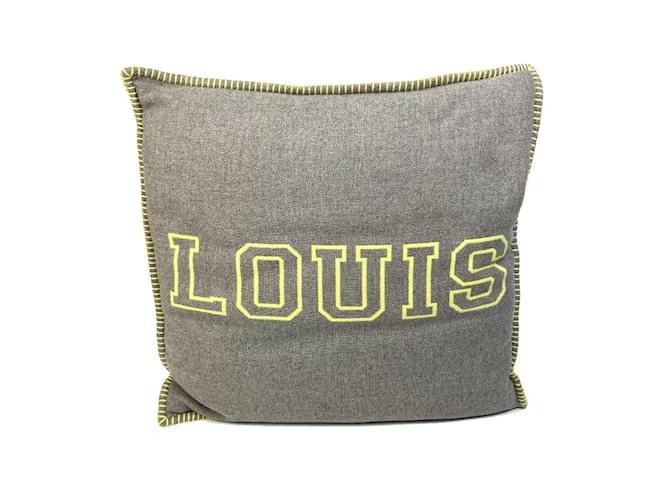 Louis Vuitton Cushion Julio Wool Cashmere Brown Yellow  ref.1595129