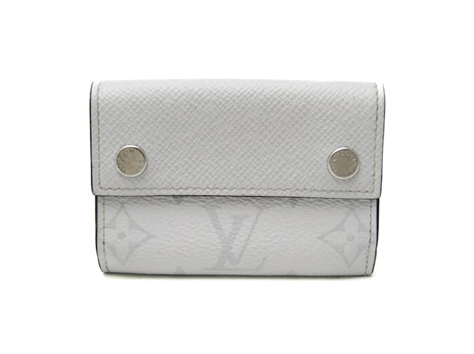 Louis Vuitton Taiga Llama Discovery Compact Wallet White Leather Patent leather  ref.1598466