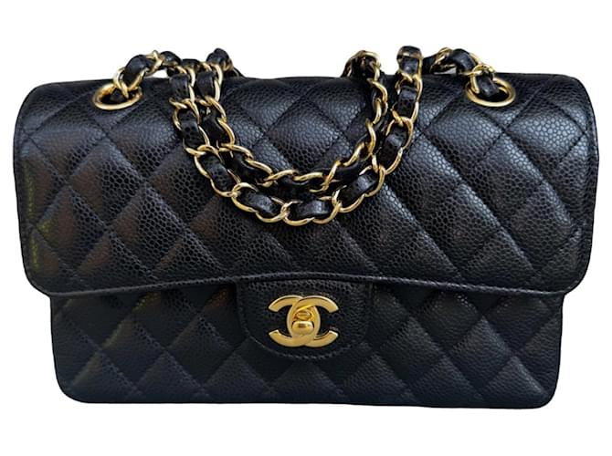 Chanel timeless classic flap bag, size small Black Leather  ref.1604341
