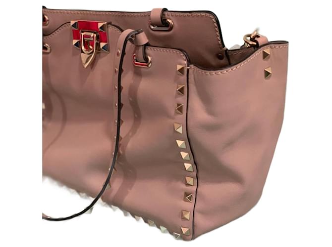 Sac à main Valentino Garavani en cuir beige 