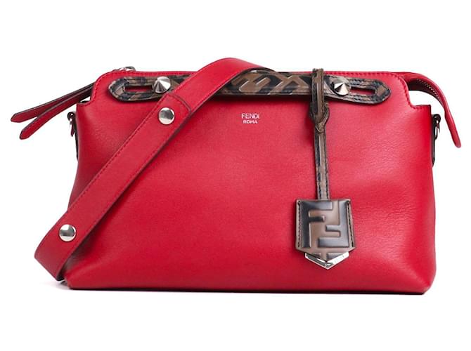 FENDI - Fendi By The Way medium shoulder bag in red leather  ref.1605955