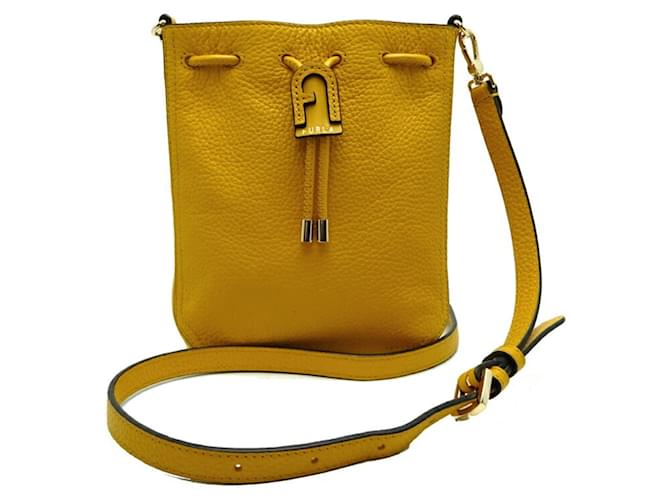 Furla Cuir Jaune ref.1606479 Joli Closet