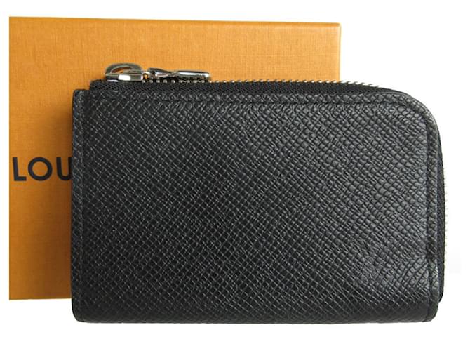Louis Vuitton Taiga Leather Coin Purse Black  ref.1606836